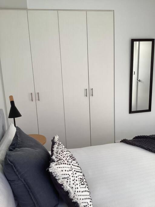 In The Heart Of Port Melbourne Appartement Buitenkant foto